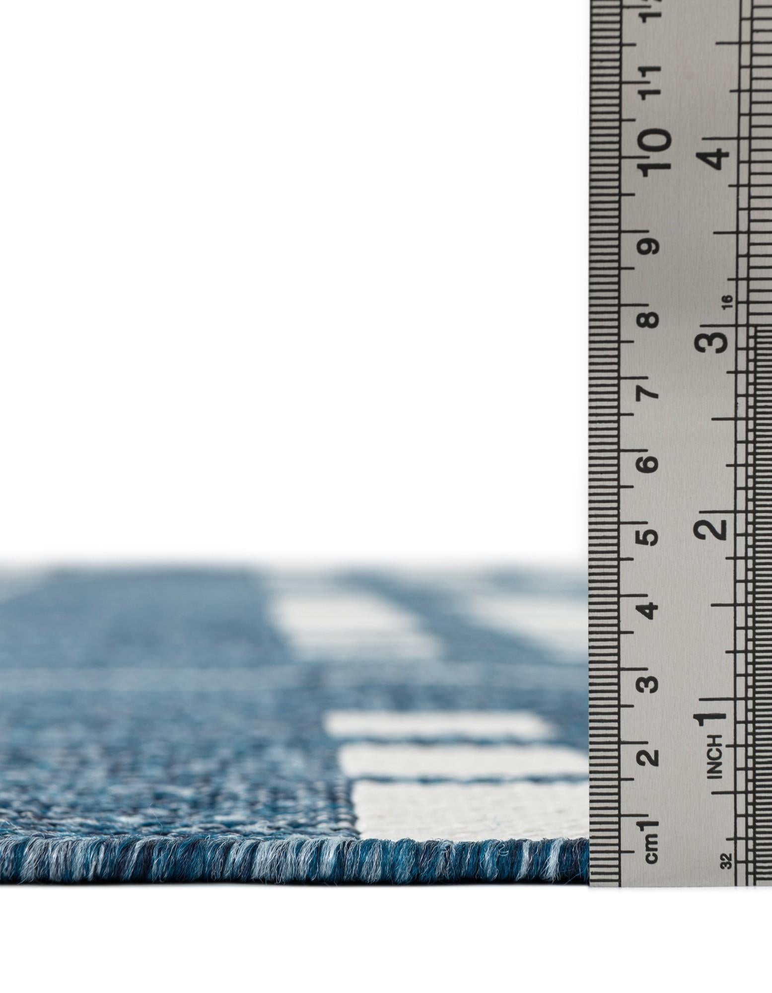 2' x 5' 3 Easy-Clean Checkered Indoor / Outdoor Runner Rug