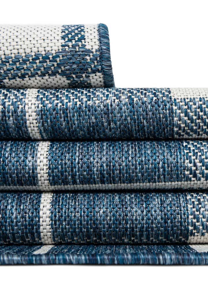 2' x 8' Easy-Clean Checkered Indoor / Outdoor Runner Rug