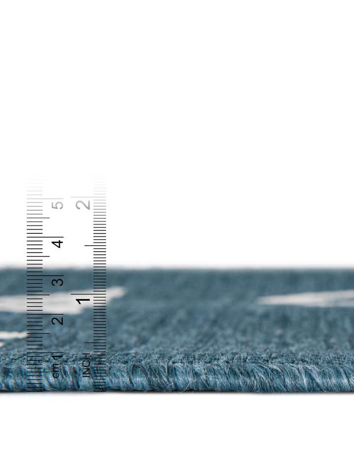 2' 7 x 10' Easy-Clean Coastal Indoor / Outdoor Runner Rug