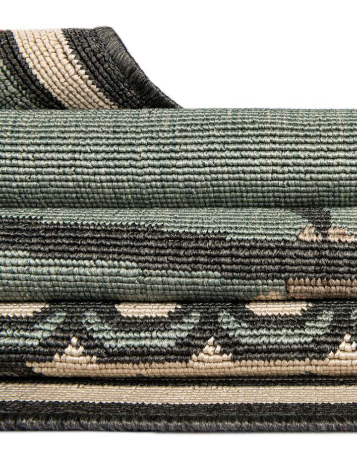2' 7 x 10' Easy-Clean Coastal Indoor / Outdoor Runner Rug