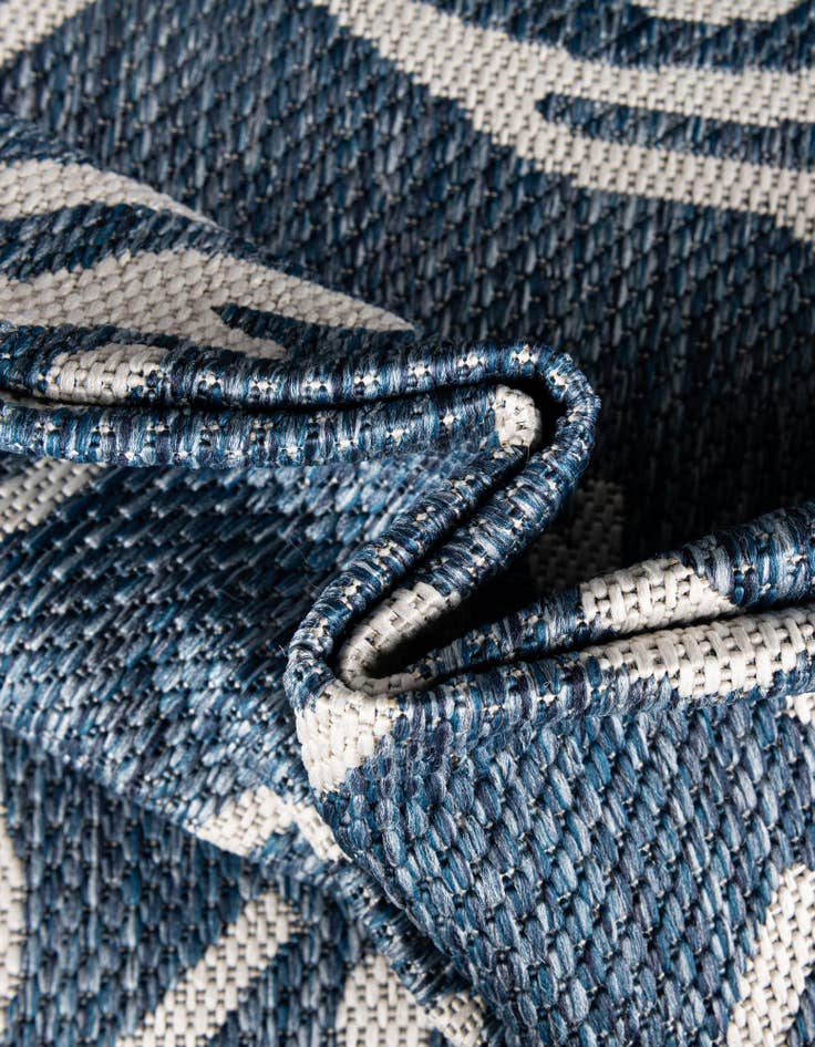 Detail image of 2' x 5' 3 Easy-Clean Coastal Indoor / Outdoor Runner Rug