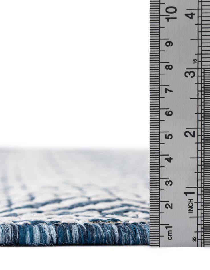 Detail image of 2' x 6' Washable Lattice Indoor / Outdoor Runner Rug