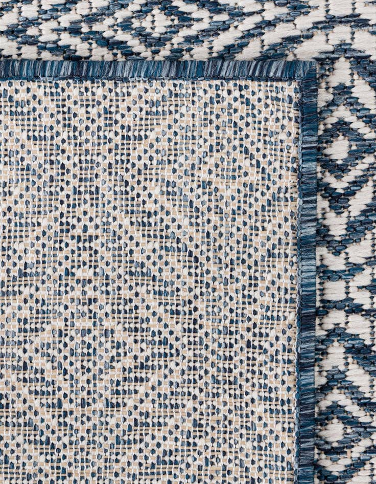 Detail image of 2' x 6' Washable Lattice Indoor / Outdoor Runner Rug
