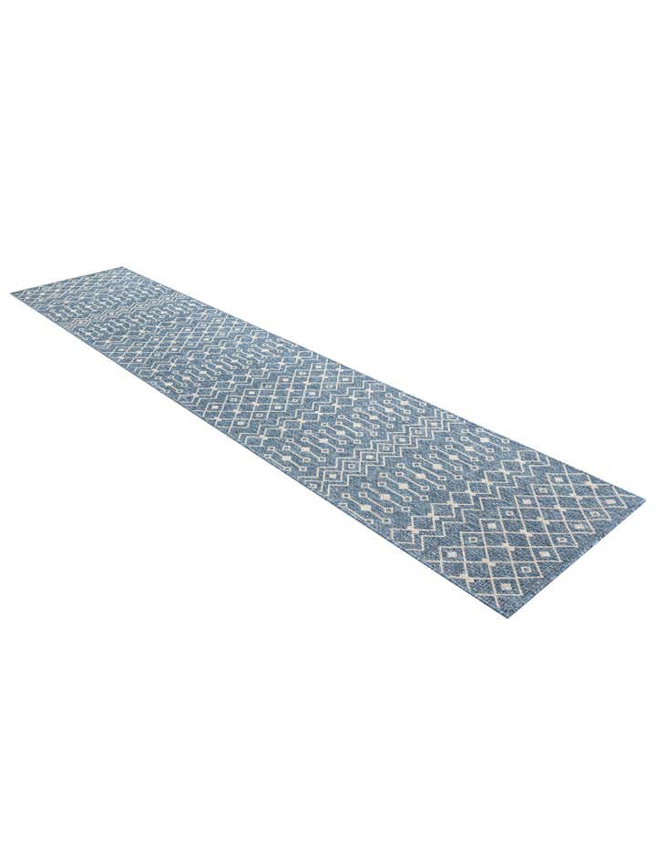 2' 7 x 13' Easy-Clean Lattice Indoor / Outdoor Runner Rug