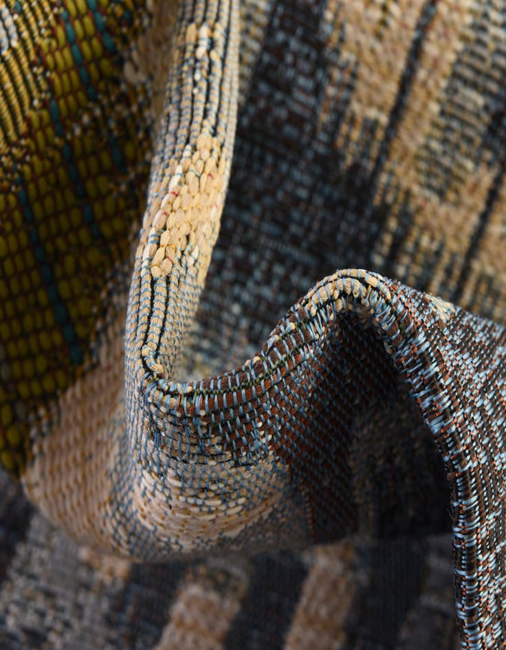 Detail image of 2' 7 x 10'  Washable Modern Indoor / Outdoor Runner Rug