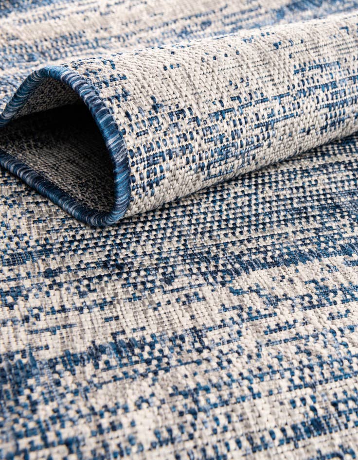 Detail image of 2' 7 x 10' Easy-Clean Modern Indoor / Outdoor Runner Rug