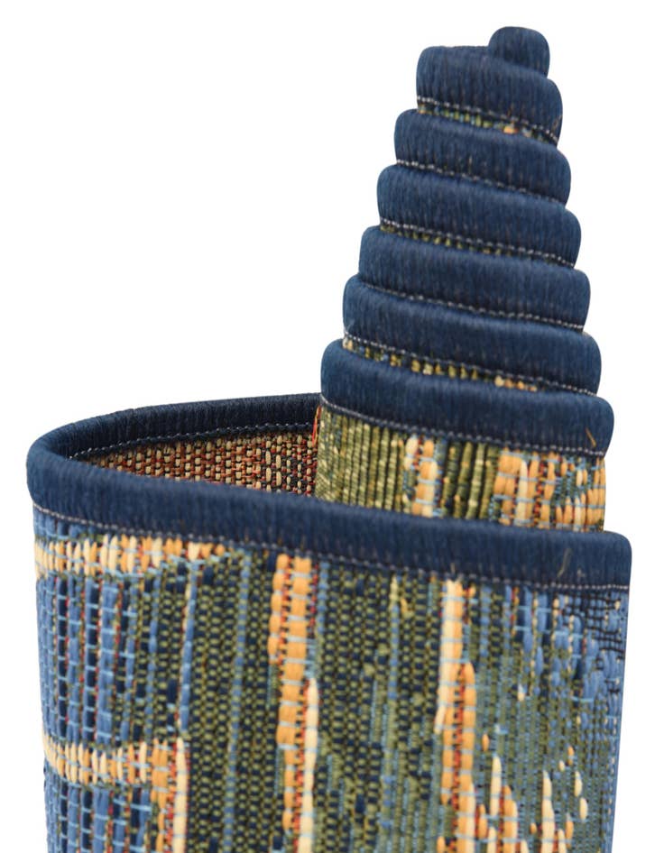 Detail image of 2' x 6'  Washable Modern Indoor / Outdoor Runner Rug