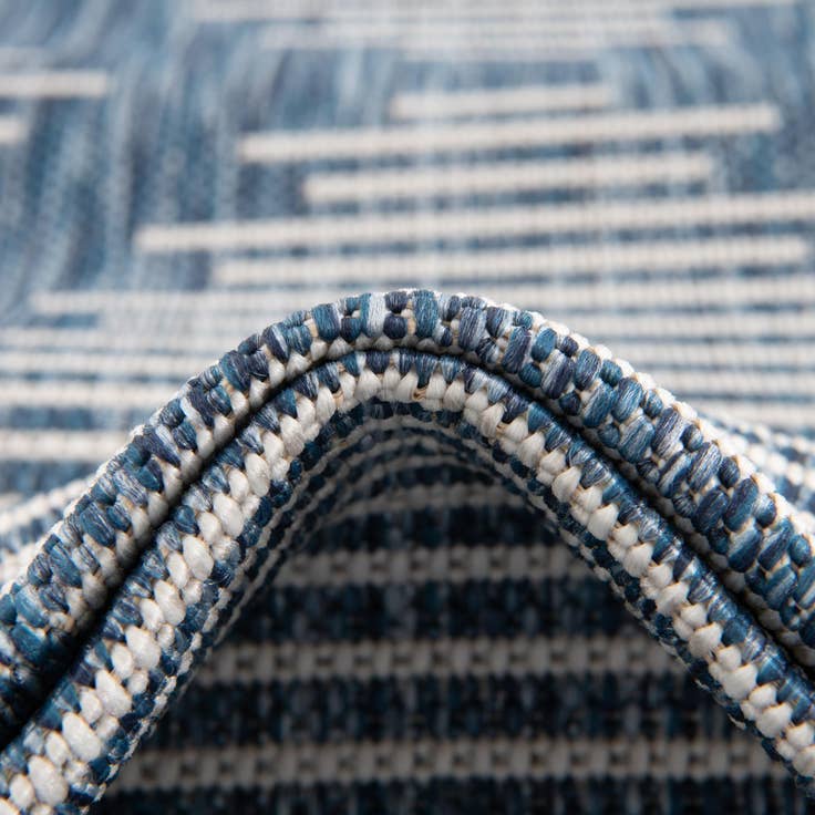 Detail image of 3' 3 x 14' Easy-Clean Modern Indoor / Outdoor Runner Rug