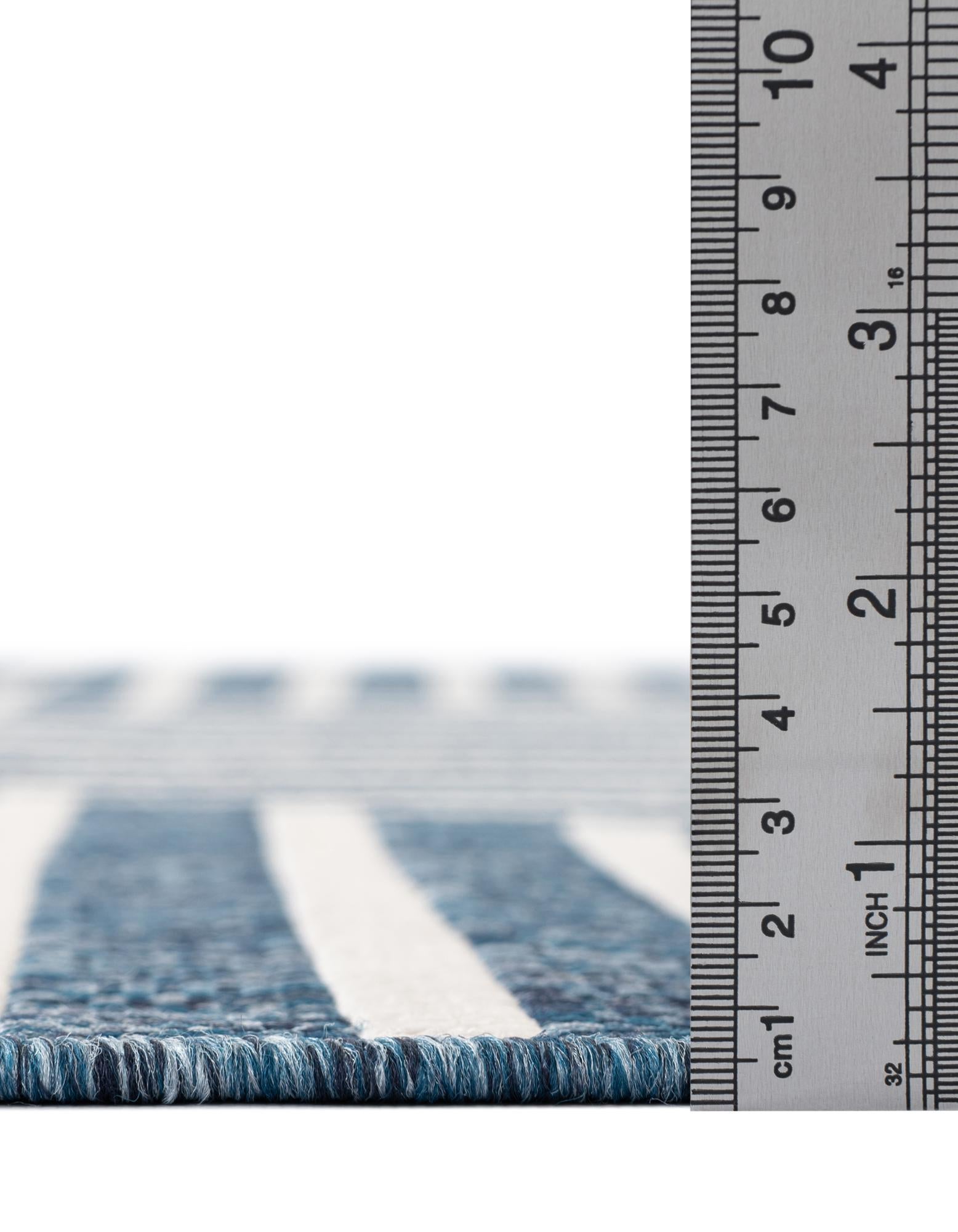 2' x 4' Easy-Clean Modern Indoor / Outdoor Runner Rug