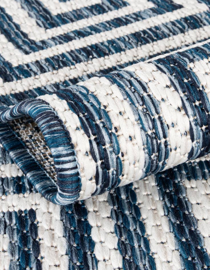 Detail image of 2' x 6' Easy-Clean Modern Indoor / Outdoor Runner Rug