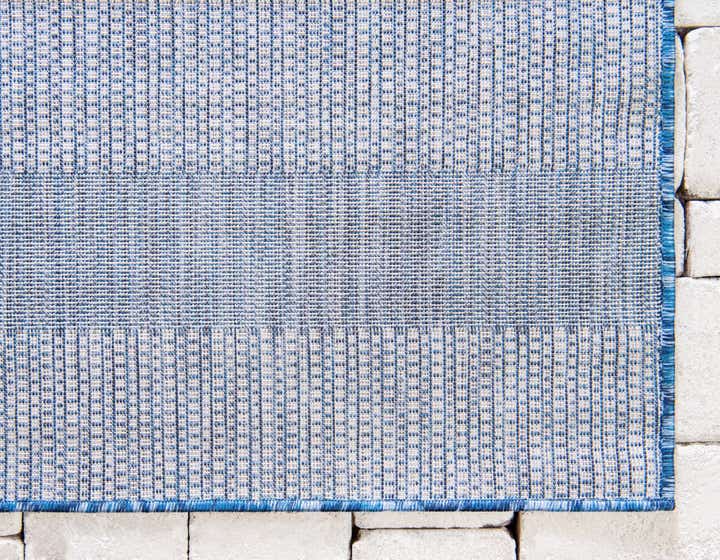 2' 7 x 10' Easy-Clean Striped Indoor / Outdoor Runner Rug