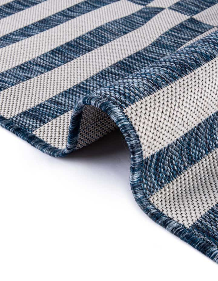 2' 7 x 10' Easy-Clean Striped Indoor / Outdoor Runner Rug