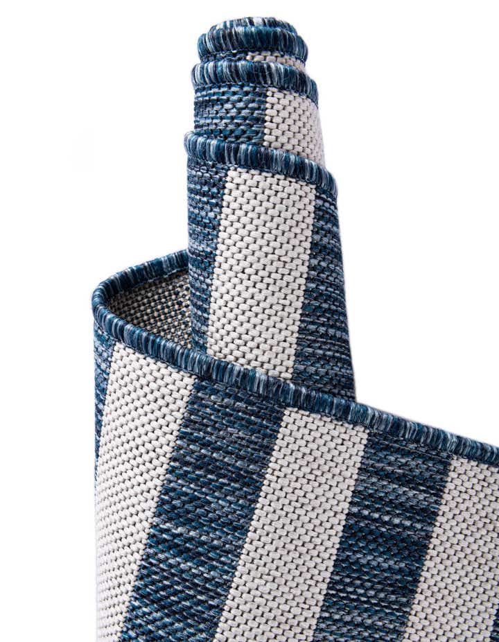 2' 7 x 10' Easy-Clean Striped Indoor / Outdoor Runner Rug