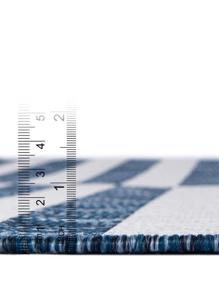 2' 7 x 10' Easy-Clean Striped Indoor / Outdoor Runner Rug