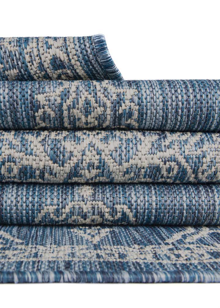 2' 7 x 10' Easy-Clean Traditional Indoor / Outdoor Runner Rug