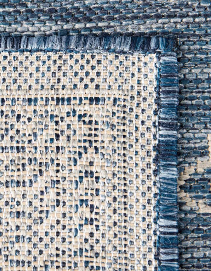 2' 7 x 10' Easy-Clean Traditional Indoor / Outdoor Runner Rug