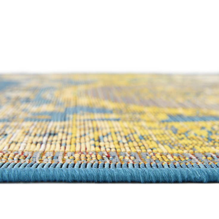 Detail image of 2' 7 x 5' 3 Easy-Clean Traditional Indoor / Outdoor Runner Rug