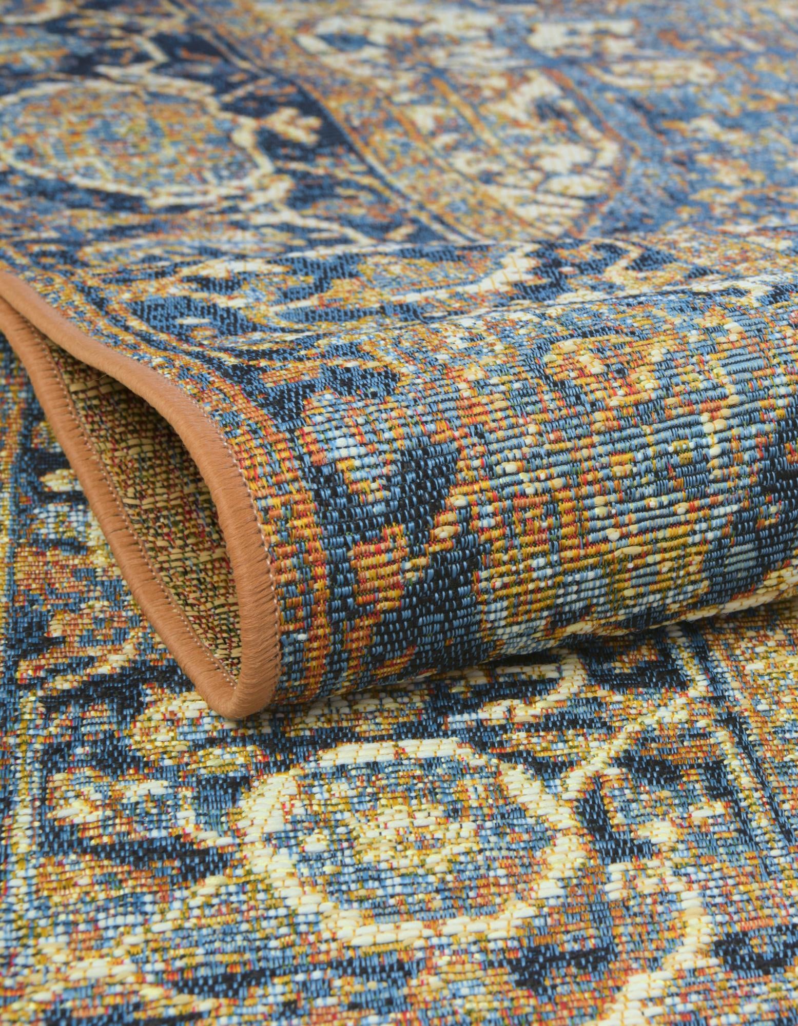 2' x 6' Easy-Clean Traditional Indoor / Outdoor Runner Rug