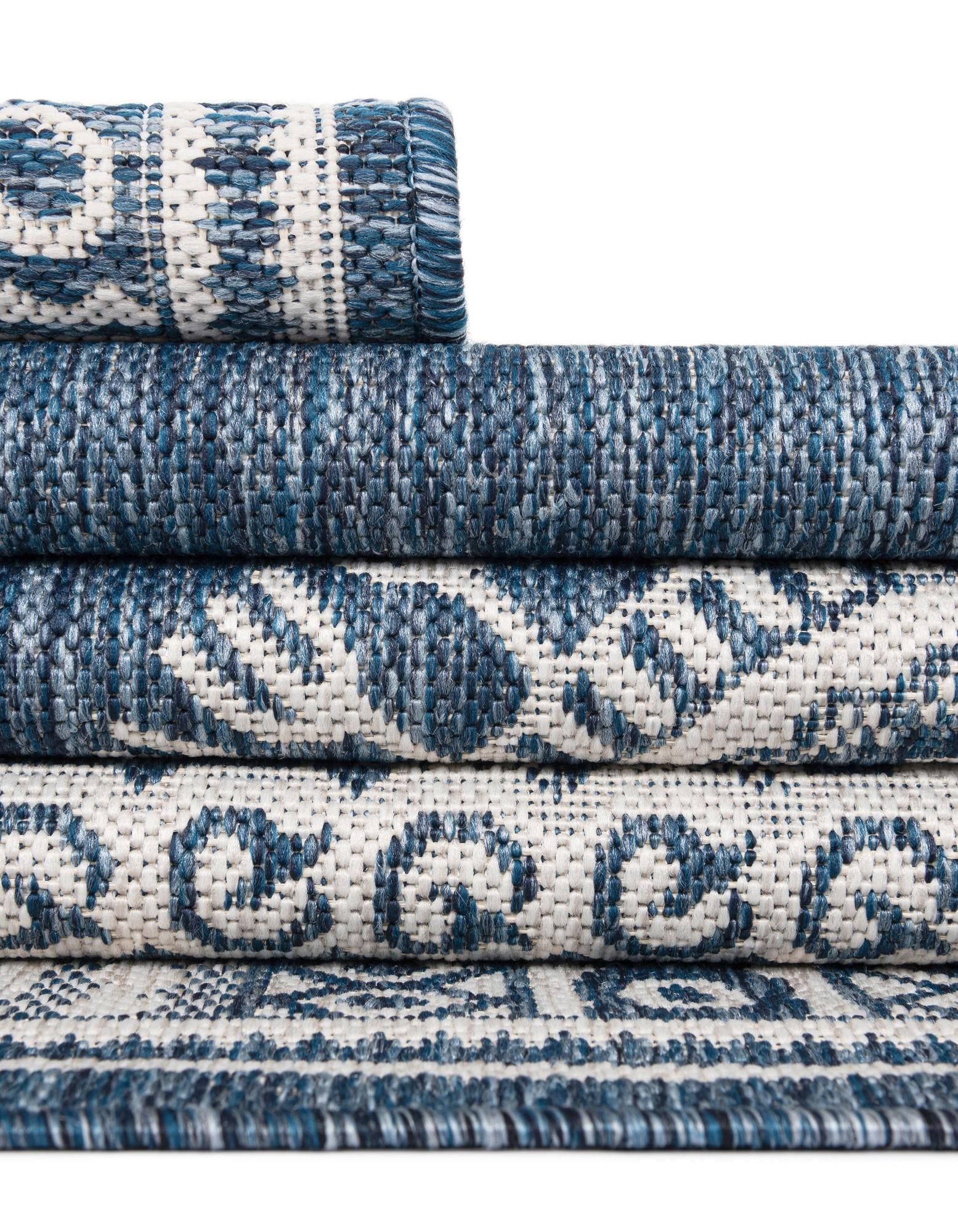 2' x 5' 3 Easy-Clean Traditional Indoor / Outdoor Runner Rug