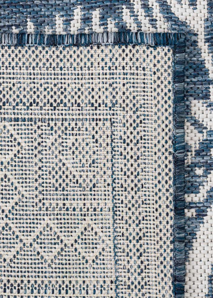 2' 7 x 12' Easy-Clean Traditional Indoor / Outdoor Runner Rug