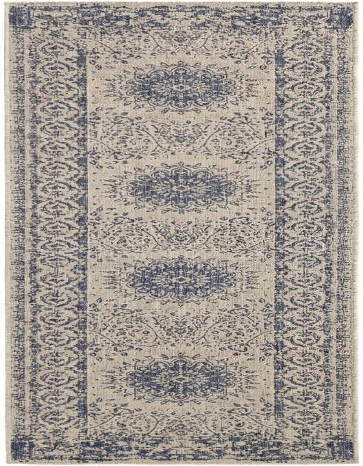 Detail image of 2' 7 x 10' Easy-Clean Traditional Indoor / Outdoor Runner Rug