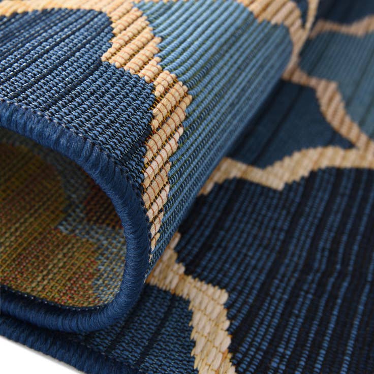 Detail image of 2' 7 x 5' 3 Easy-Clean Trellis Indoor / Outdoor Runner Rug