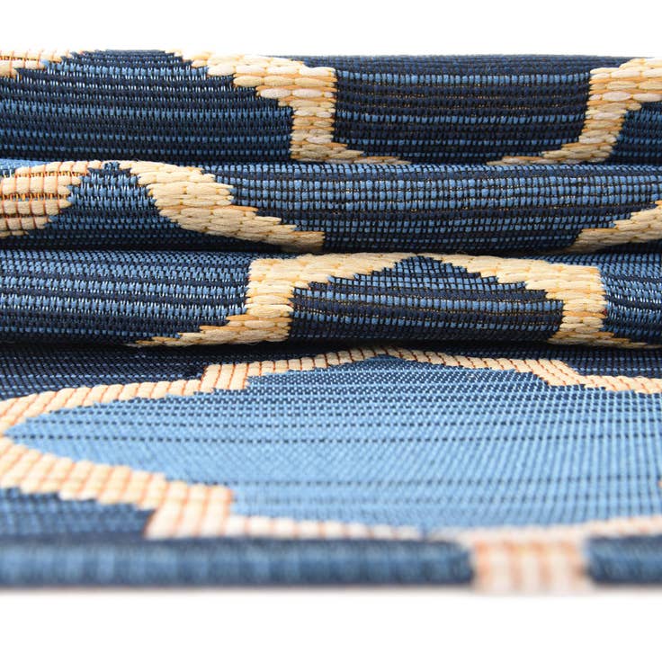 Detail image of 2' 7 x 5' 3 Easy-Clean Trellis Indoor / Outdoor Runner Rug
