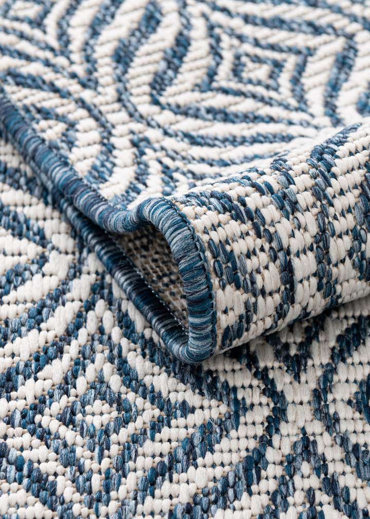 2' x 6' Easy-Clean Trellis Indoor / Outdoor Runner Rug