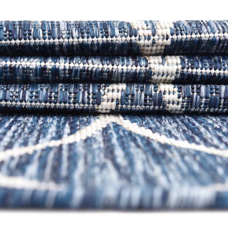 Detail image of 2' x 6' Easy-Clean Trellis Indoor / Outdoor Runner Rug