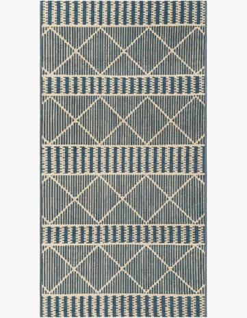 2' 7 x 5' 3 Easy-Clean Trellis Indoor / Outdoor Runner Rug