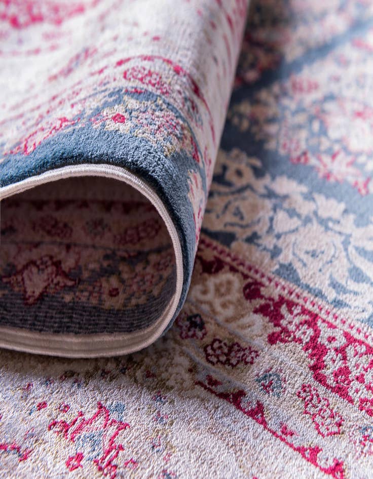 Detail image of 2' 7 x 9' 10 Qom Bamboo Silk Runner Rug