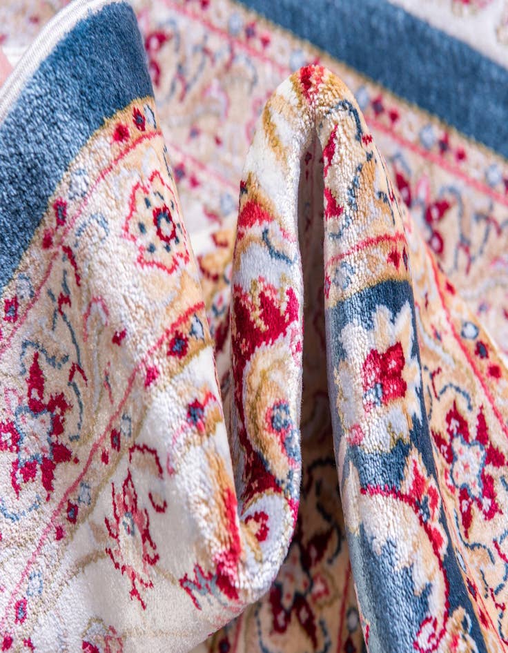 Detail image of 2' 7 x 9' 10 Qom Bamboo Silk Runner Rug