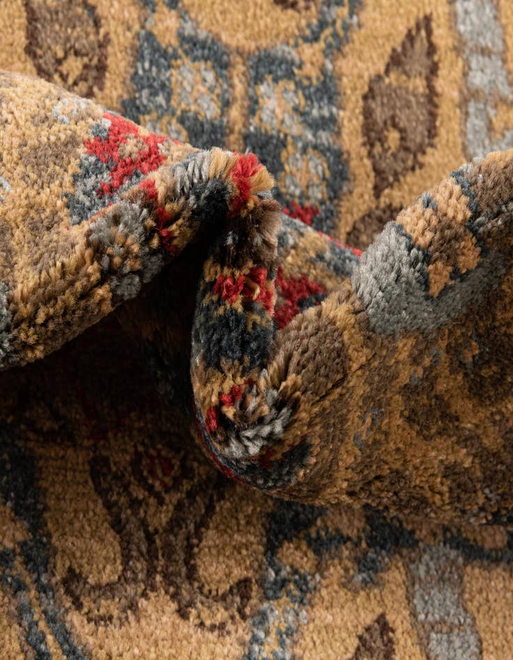 Detail image of 2' 7 x 13' Sara Runner Rug