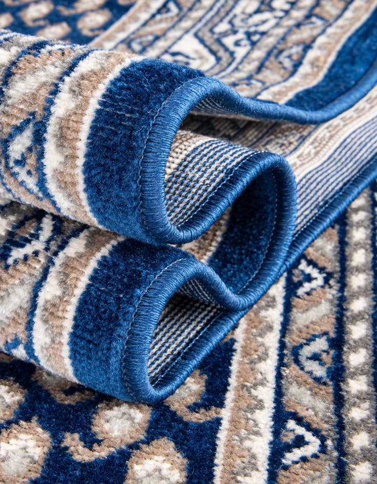 Detail image of 2' 9 x 9' 10 SoHo Runner Rug