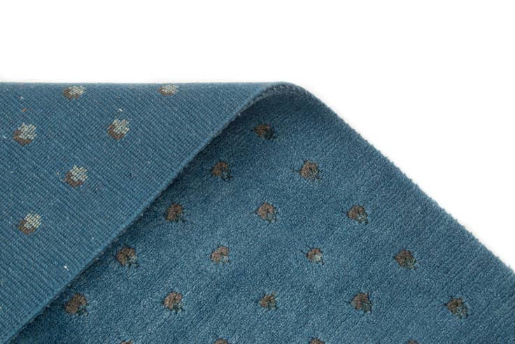 Detail image of 2' 7 x 9' 6 Tibet Runner Rug