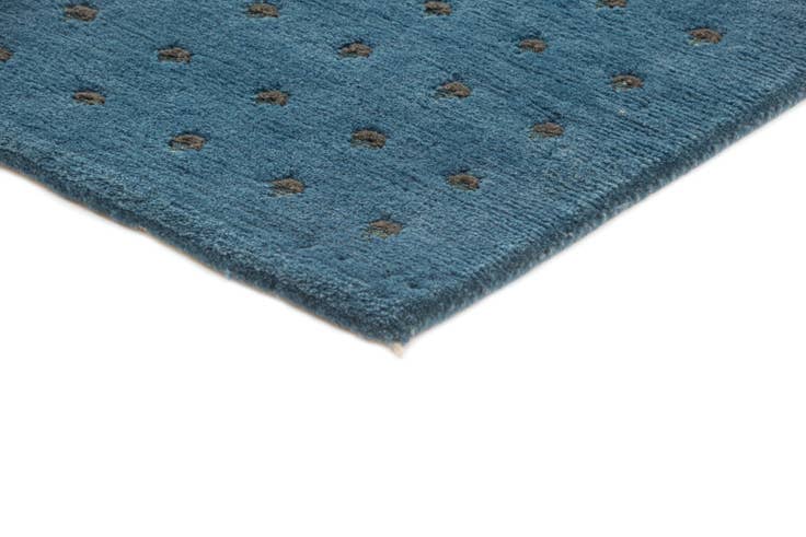 Detail image of 2' 7 x 9' 6 Tibet Runner Rug