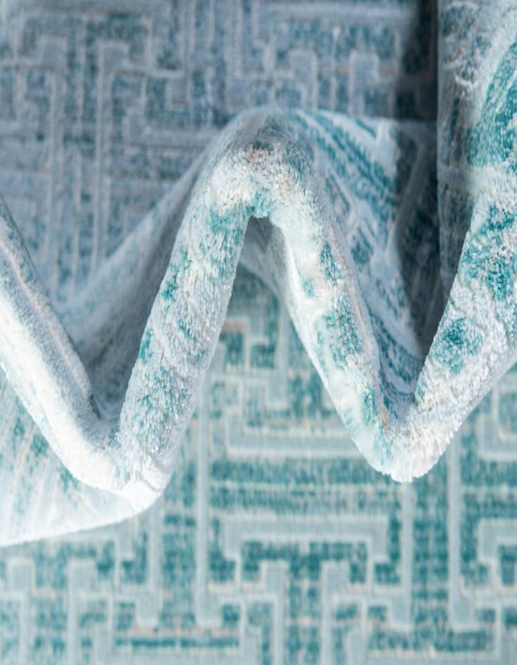 Detail image of Jill Zarin 2' 2 x 6' Uptown Runner Rug