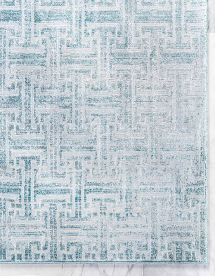 Detail image of Jill Zarin 2' 2 x 6' Uptown Runner Rug