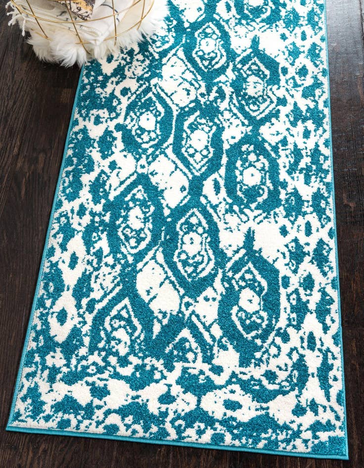 Detail image of 2' 7 x 10' Veneto Runner Rug