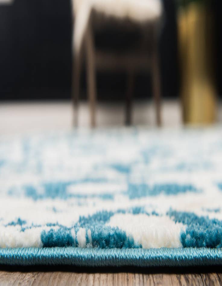 Detail image of 2' x 6' Venice Runner Rug