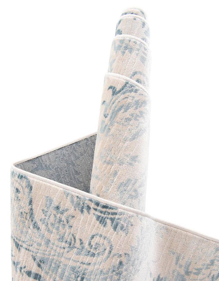 Detail image of 2' x 8' Victoria Runner Rug