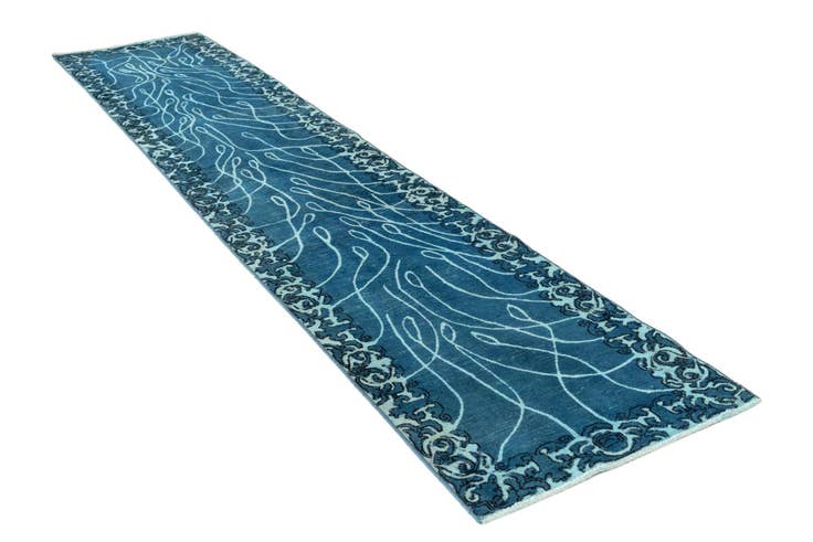 Detail image of 2' 6 x 7' 5 Vintage Royal Runner Rug
