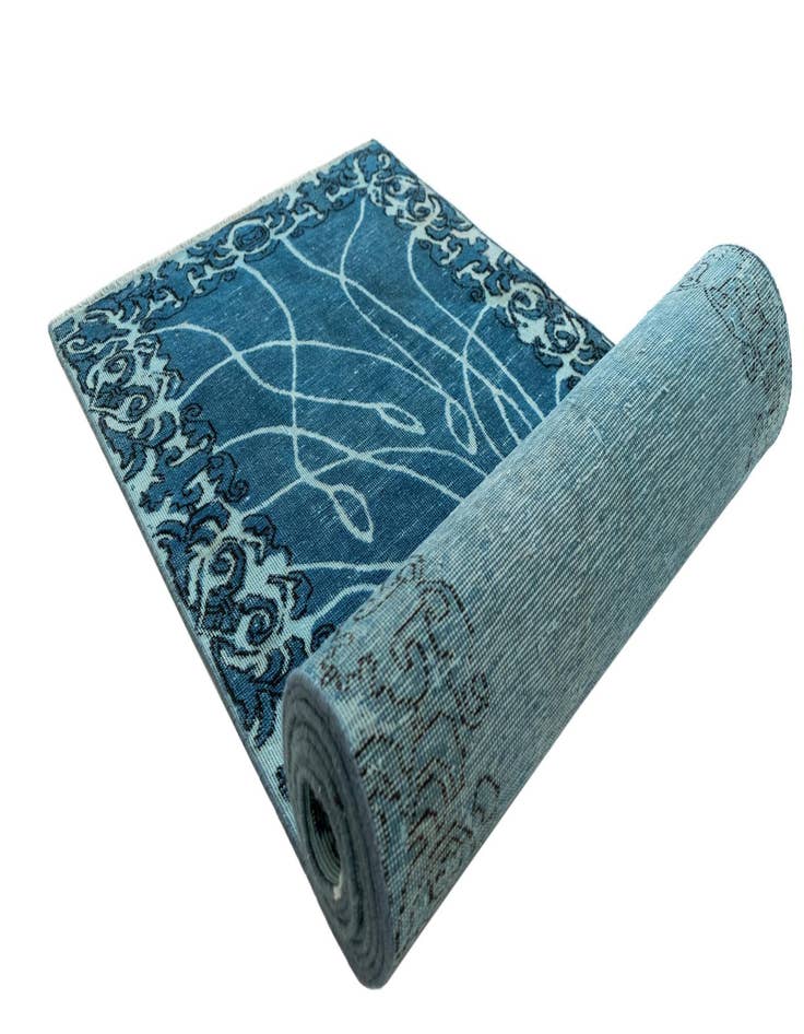 Detail image of 2' 6 x 7' 5 Vintage Royal Runner Rug