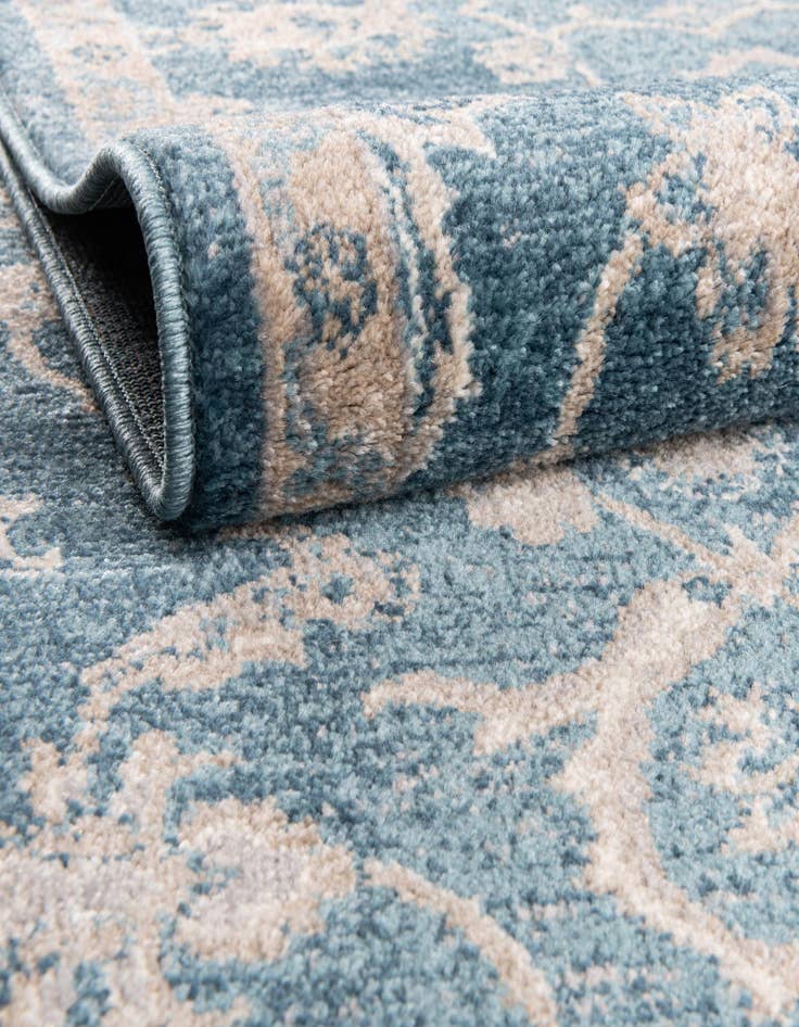 Detail image of 2' x 7' 10 Viola Runner Rug