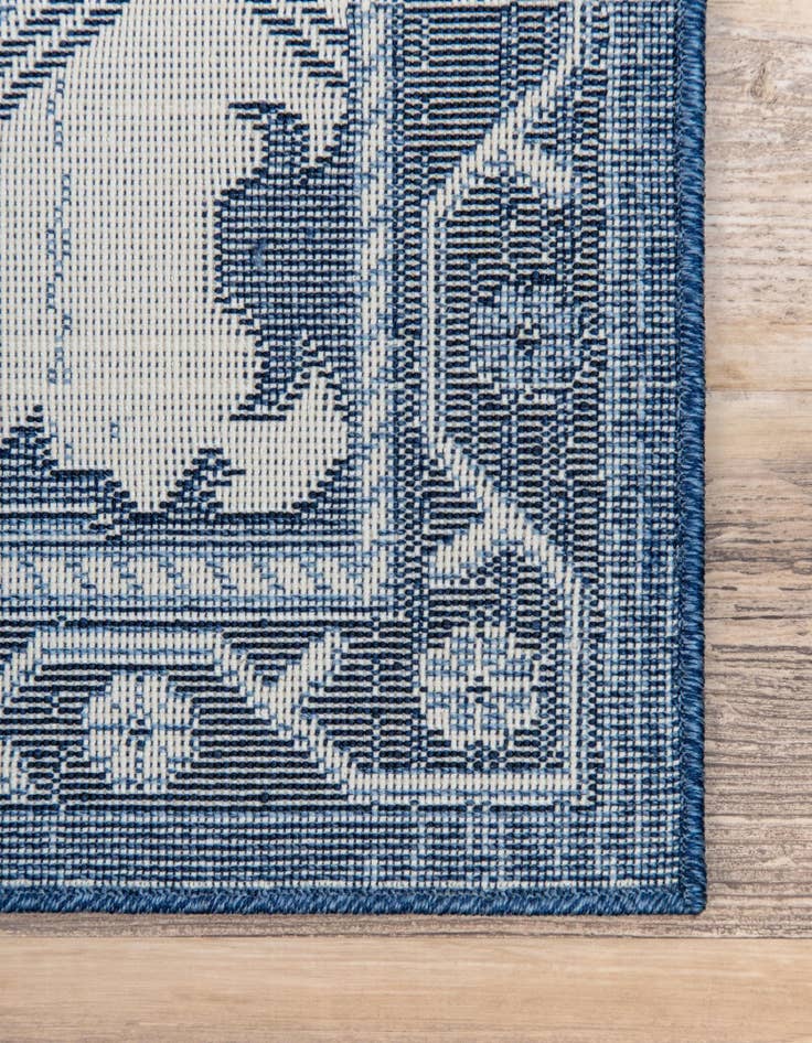 Detail image of 2' 7 x 10' Vista Runner Rug