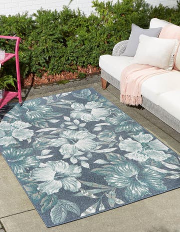 1' 3 x 1' 3 Easy-Clean Coastal Indoor / Outdoor Sample Rug