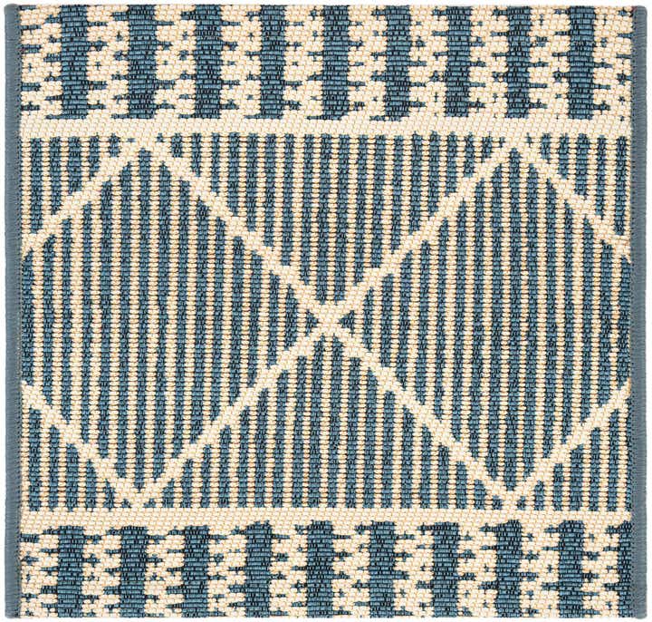 1' 4 x 1' 4 Easy-Clean Lattice Indoor / Outdoor Sample Rug