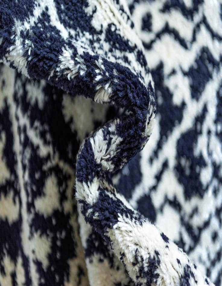 Detail image of 5' 3 x 5' 3 Arlington Square Rug