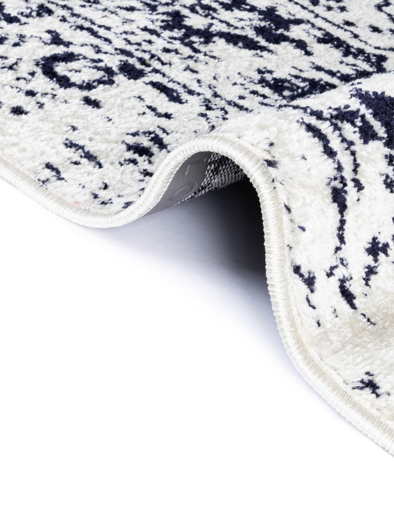 7' 10 x 7' 10 Arlington Square Rug
