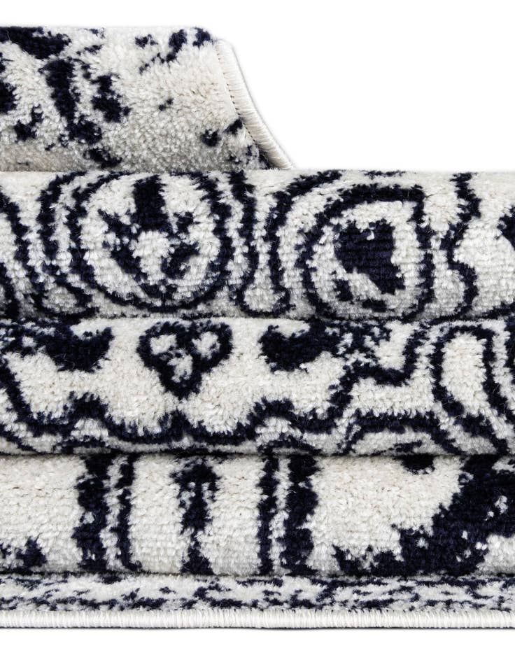 Detail image of 4' x 4' Arlington Square Rug
